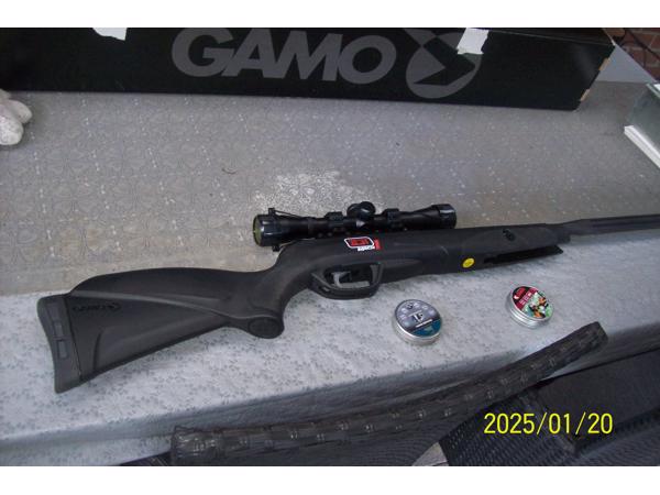 luchtbuks knikloop gamo  black bull mach  1